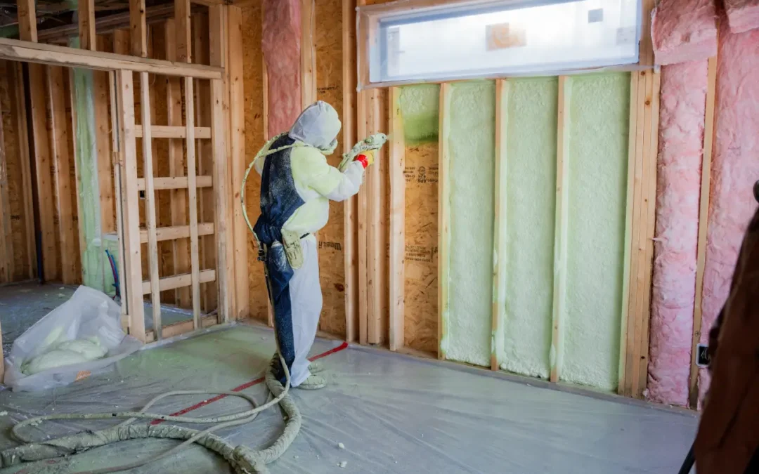 What is the Difference Between Spray Foam and Fiberglass Insulation?